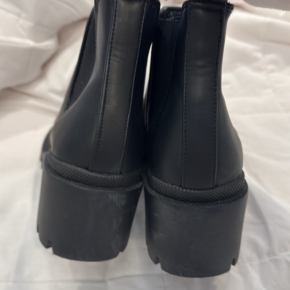 Steve Madden ankle boots size 8. - Picture 4 of 10